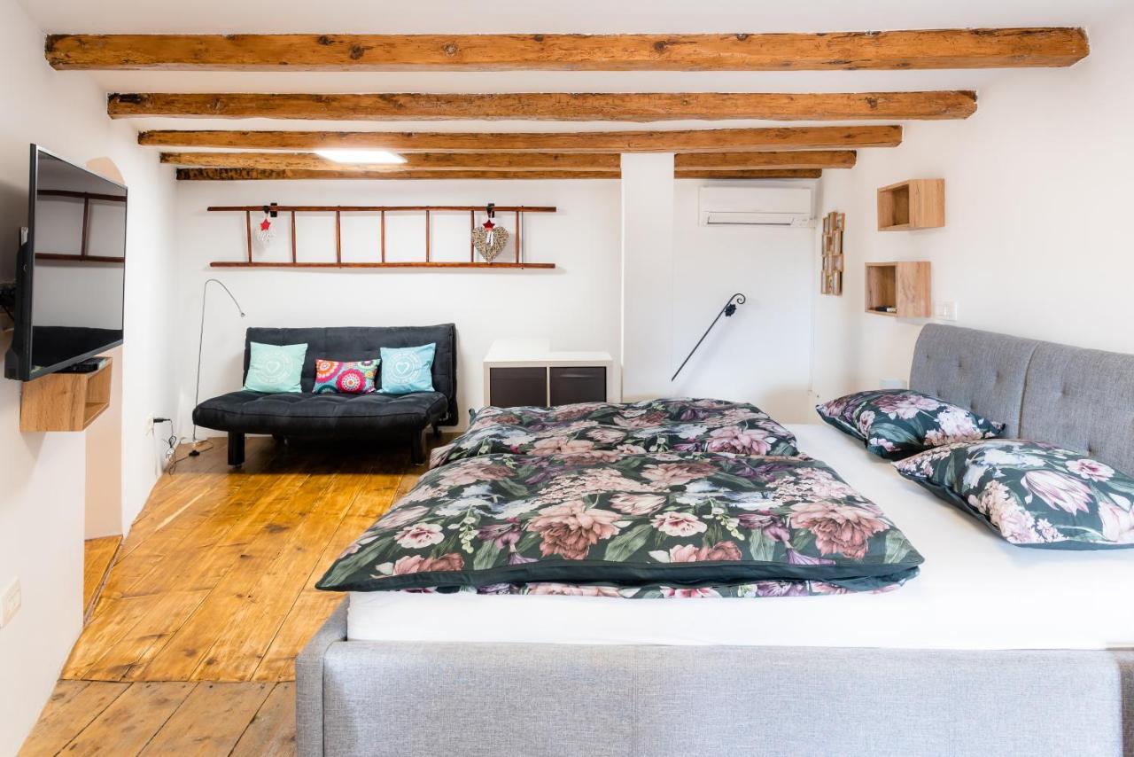 Apartment Villa Irena Great For A Family Holiday With Free Parking And Ev Station Ajdovščina Kültér fotó